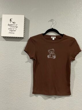 Women’s Brown Short Sleeve Tee with Teddy Graphic